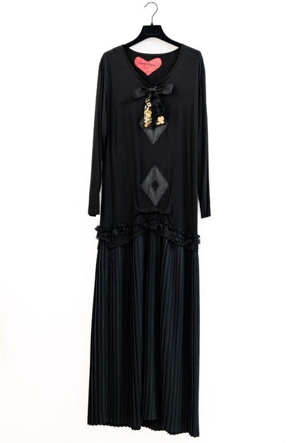 HALJINA “BACK TO BLACK“