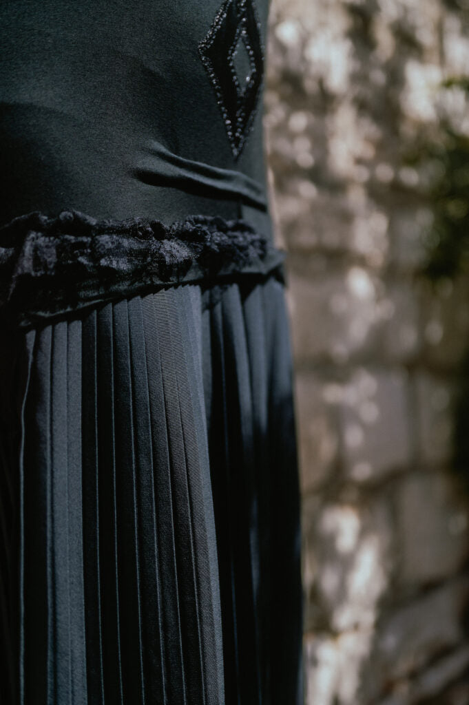 HALJINA “BACK TO BLACK“